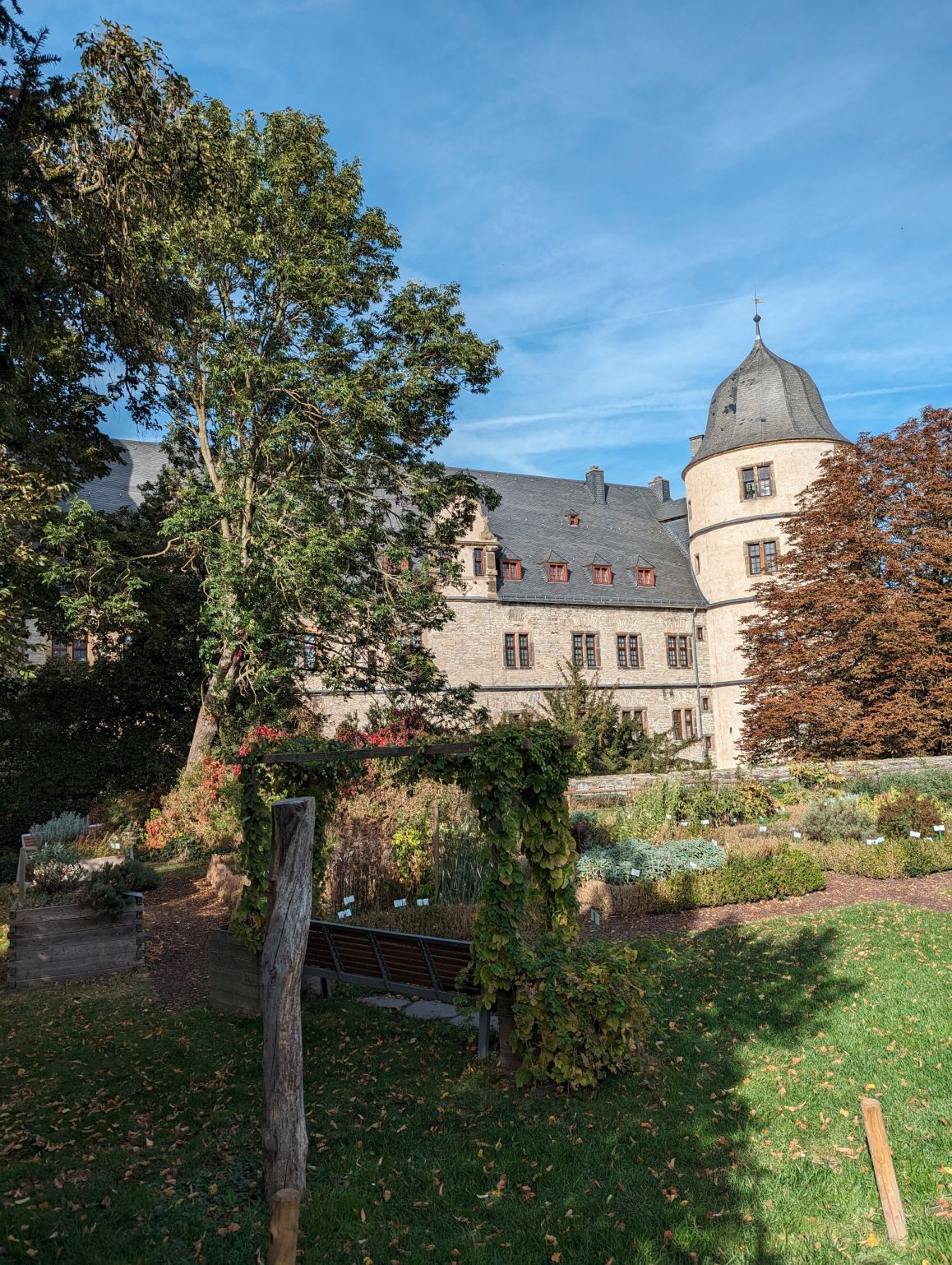 Garten der Wewelsburg im Oktober